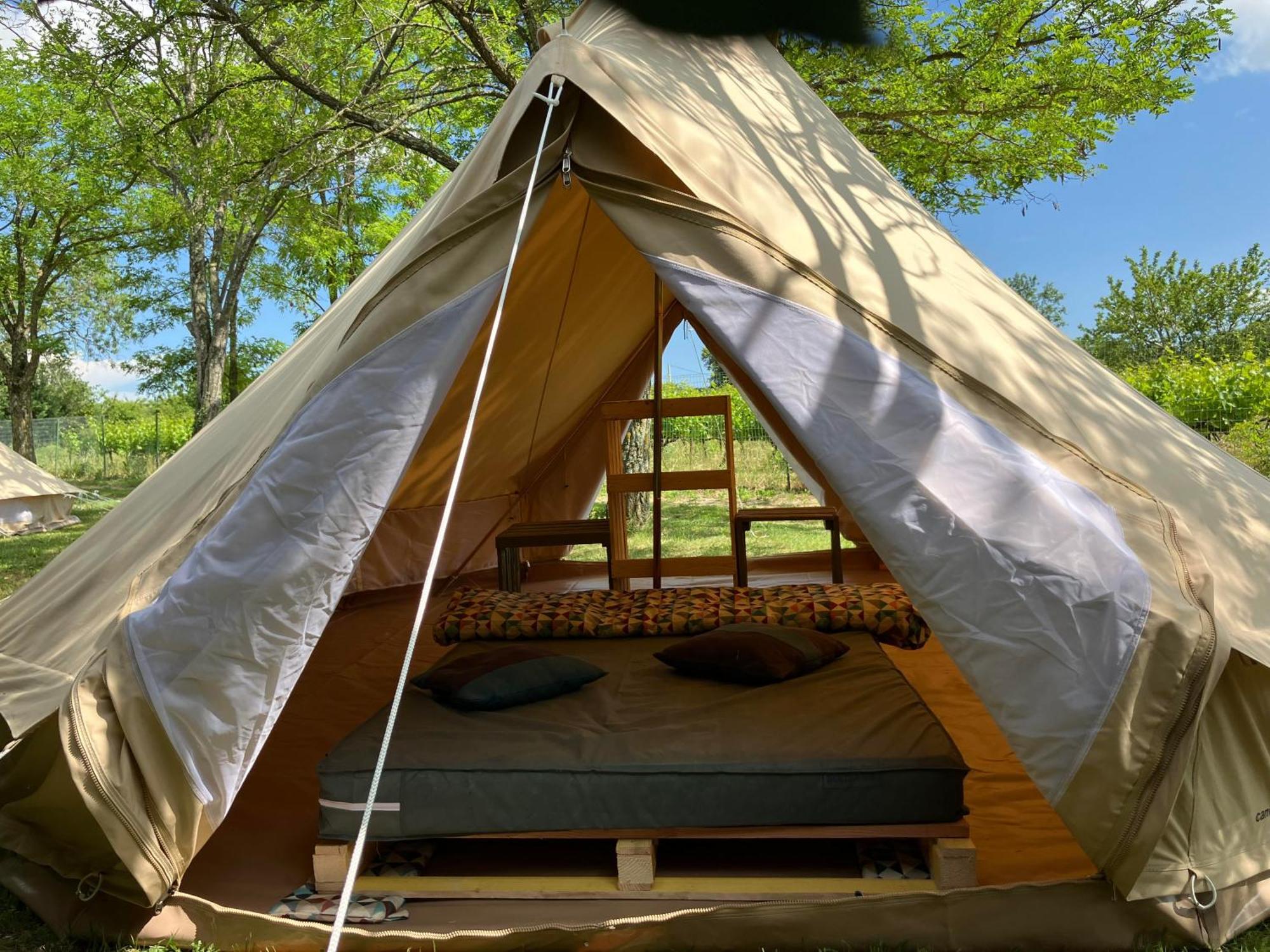 Camping Carrefour De L'Ardeche Saint-Remeze Dış mekan fotoğraf